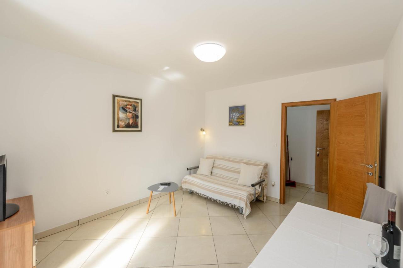 Apartments Milar Ровинь Экстерьер фото