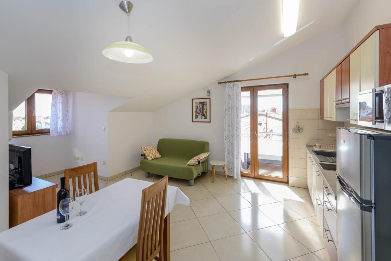 Apartments Milar Ровинь Экстерьер фото