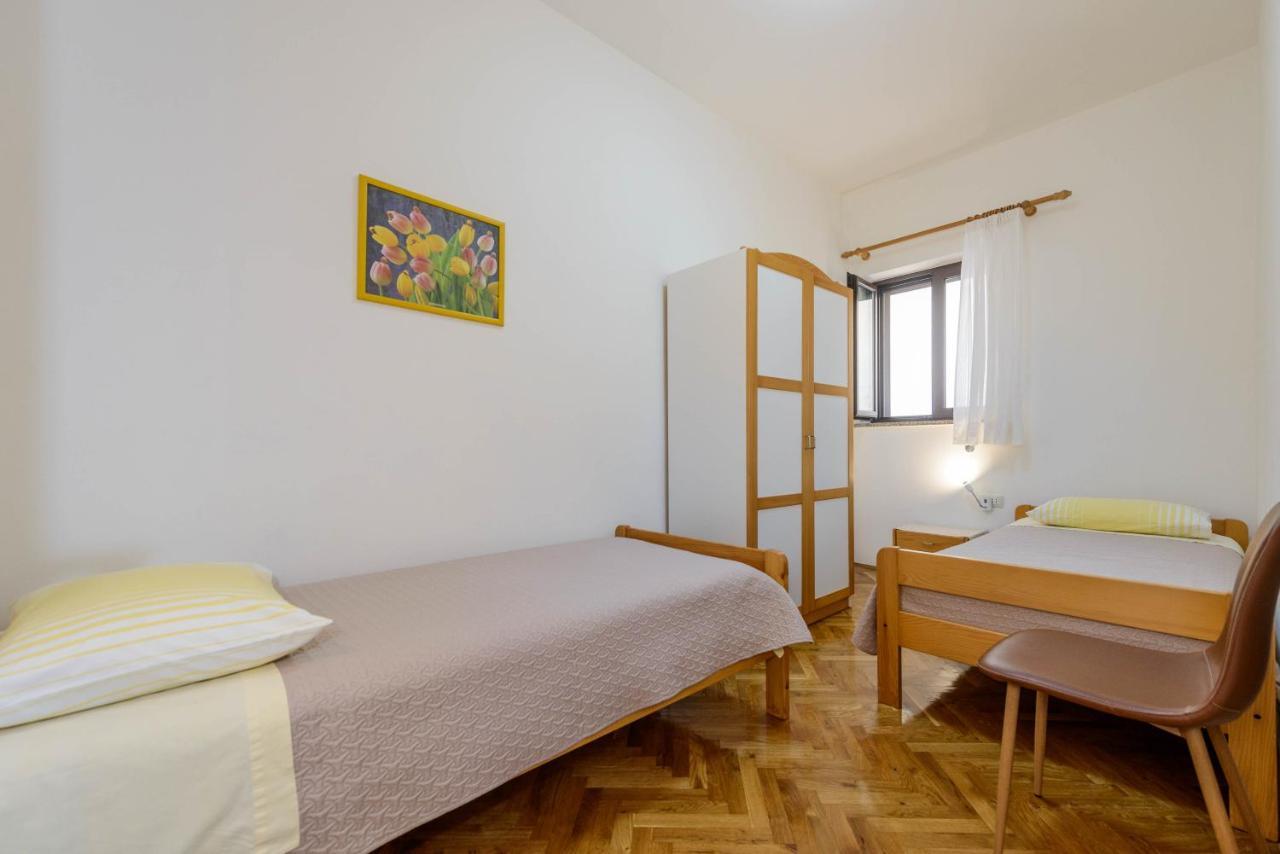 Apartments Milar Ровинь Экстерьер фото
