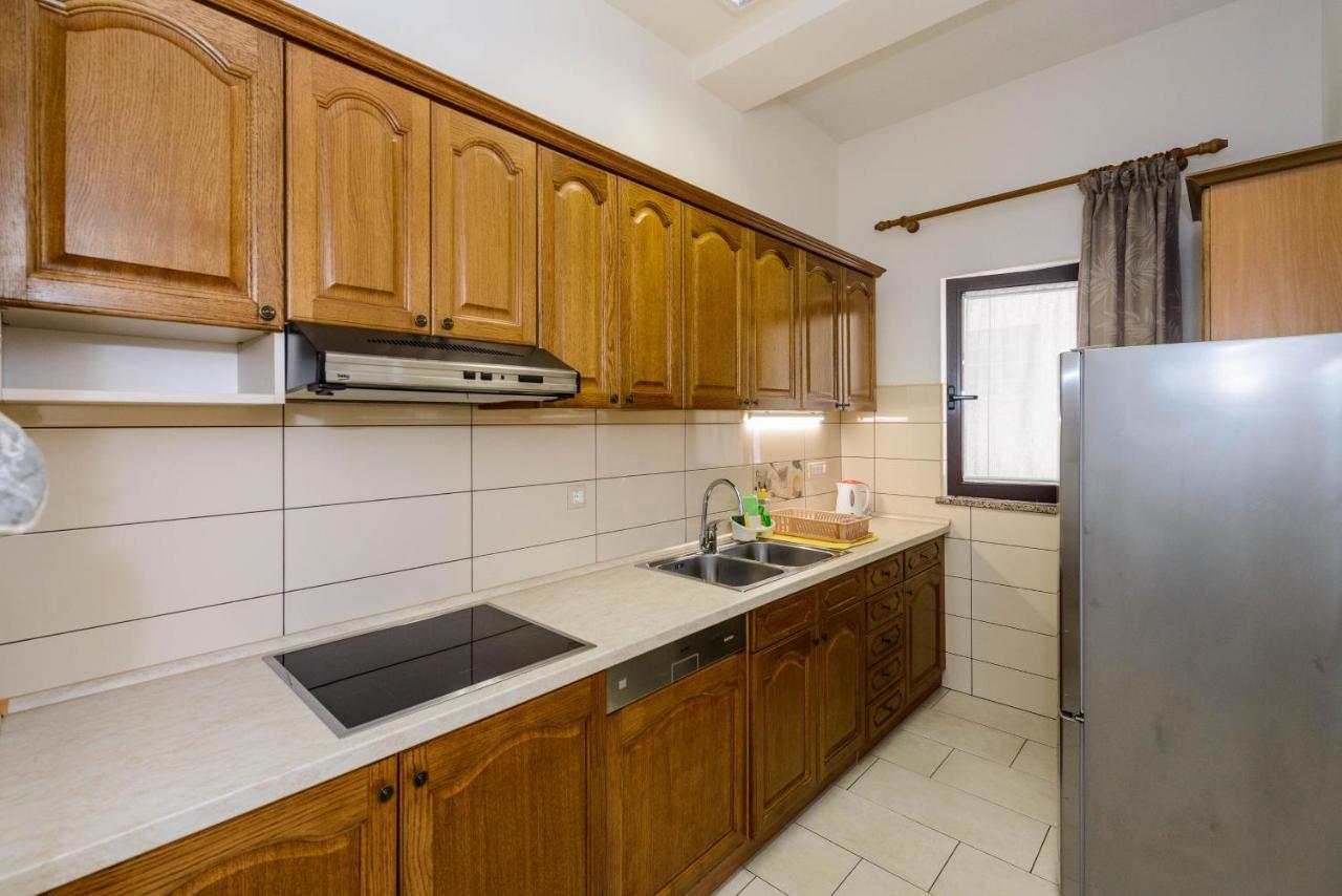 Apartments Milar Ровинь Экстерьер фото