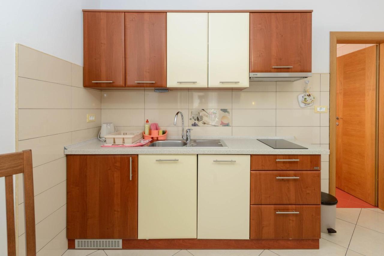 Apartments Milar Ровинь Экстерьер фото